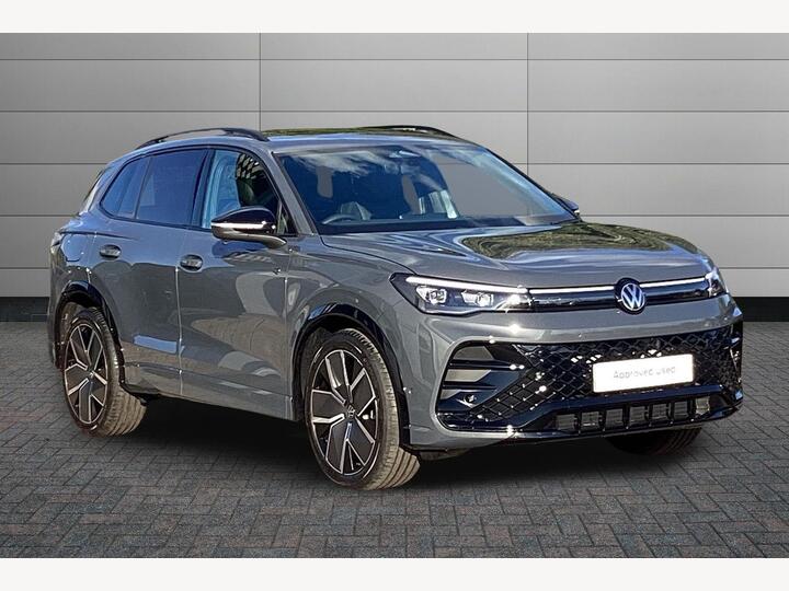 Volkswagen Tiguan 1.5 ETSI MHEV R-Line DSG Euro 6 (s/s) 5dr Volkswagen Tiguan 1.5 ETSI MHEV R-Line DSG Euro 6 (s/s) 5dr