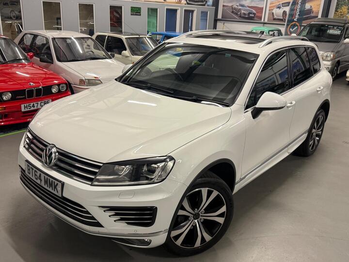 Volkswagen Touareg 3.0 TDI V6 BlueMotion Tech R-Line Tiptronic 4WD Euro 6 (s/s) 5dr Volkswagen Touareg 3.0 TDI V6 BlueMotion Tech R-Line Tiptronic 4WD Euro 6 (s/s) 5dr