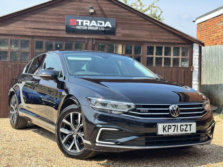 Volkswagen PASSAT 1.4 TSI 13kWh GTE DSG Euro 6 (s/s) 4dr