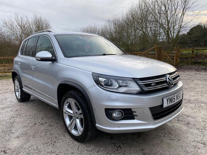 Volkswagen Tiguan 2.0 TDI BlueMotion Tech R-Line DSG 4WD Euro 5 (s/s) 5dr (Nav)