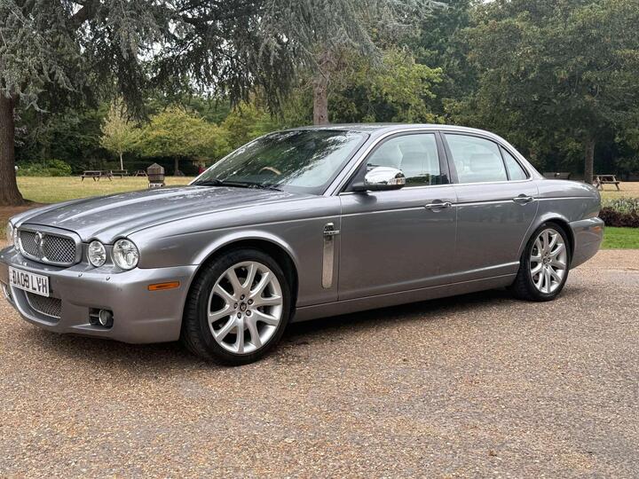 Jaguar XJ 2.7 TD Sovereign 4dr