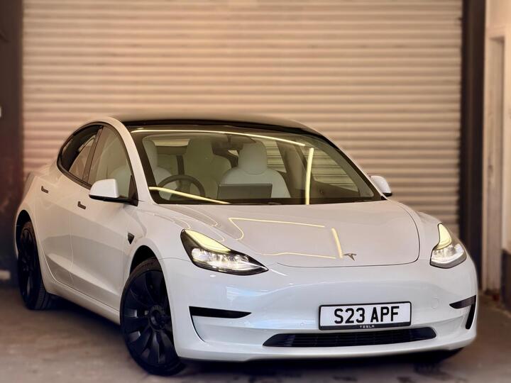 Tesla Model 3 Standard Range Plus Auto RWD 4dr