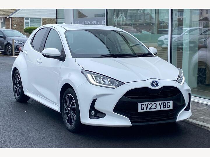Toyota Yaris 1.5 VVT-h Design E-CVT Euro 6 (s/s) 5dr