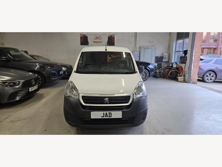 Peugeot PARTNER 1.6 BlueHDi 854 Professional Panel Van 5dr Diesel Manual L1 (112 G/km, 97.64 Bhp)