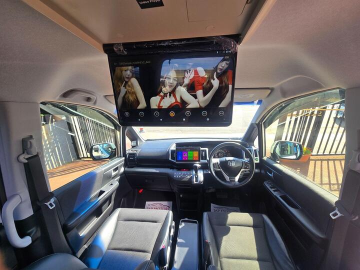 Honda Stepwagon SPADA TOP SPEC