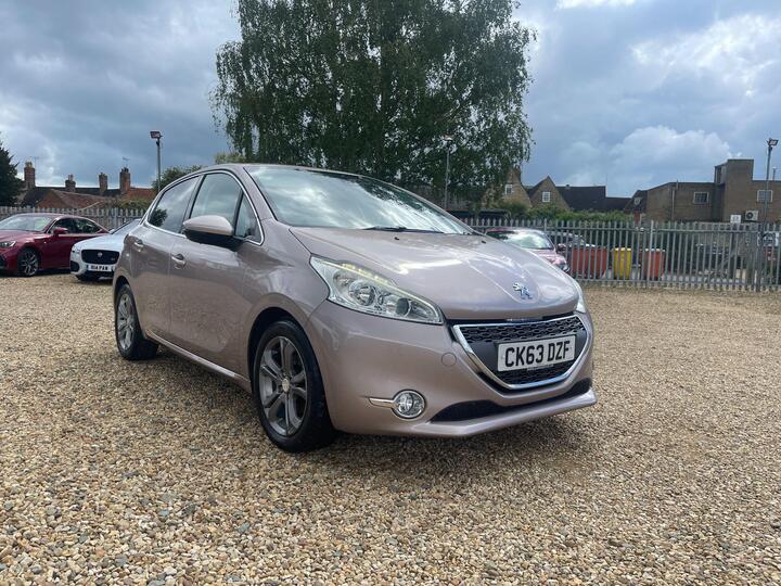 Peugeot 208 1.4 HDi Allure Euro 5 5dr