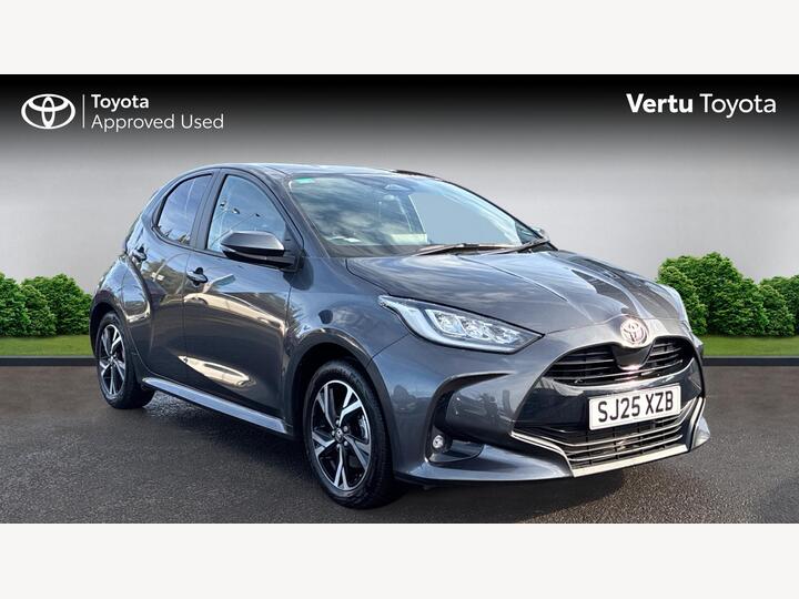 Toyota Yaris 1.5 VVT-h Design E-CVT Euro 6 (s/s) 5dr
