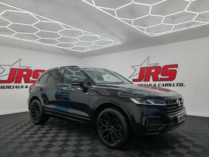 Volkswagen TOUAREG 3.0 TDI V6 R-Line Tiptronic 4Motion Euro 6 (s/s) 5dr Volkswagen TOUAREG 3.0 TDI V6 R-Line Tiptronic 4Motion Euro 6 (s/s) 5dr