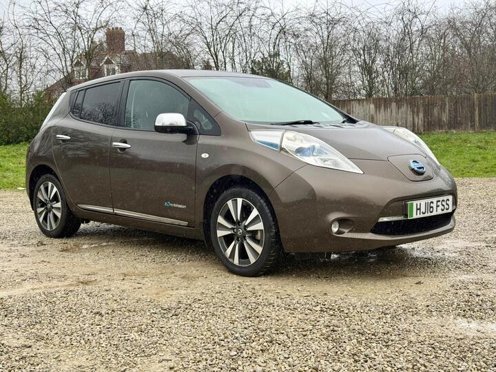 Nissan Leaf 30kWh Tekna Auto 5dr
