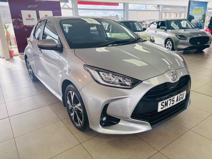 Toyota Yaris 1.5 VVT-h Design E-CVT Euro 6 (s/s) 5dr