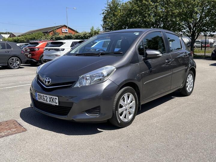 Toyota YARIS HATCHBACK 1.33 Dual VVT-i TR Euro 5 5dr