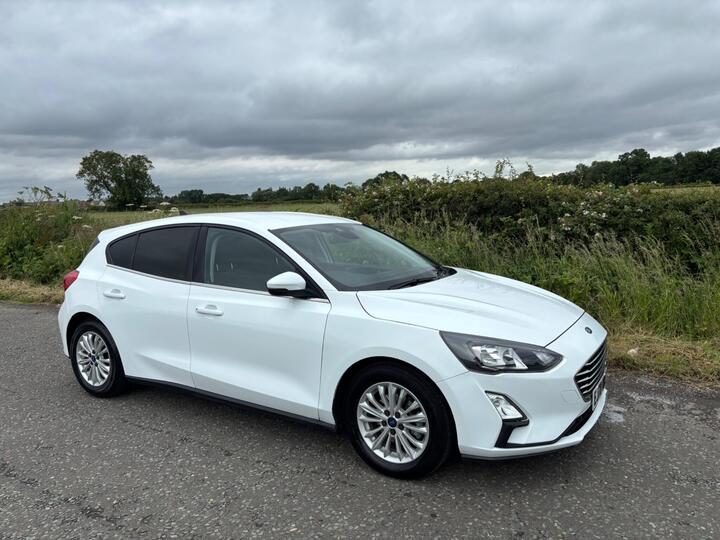 Ford Focus 1.0T EcoBoost Titanium Auto Euro 6 (s/s) 5dr