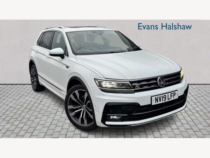 Volkswagen TIGUAN ESTATE 2.0 TSI R-Line Tech DSG 4Motion Euro 6 (s/s) 5dr Volkswagen TIGUAN ESTATE 2.0 TSI R-Line Tech DSG 4Motion Euro 6 (s/s) 5dr