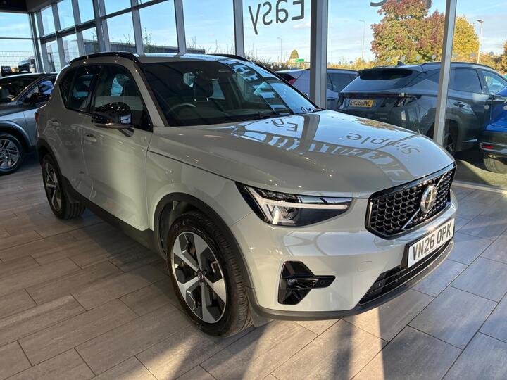 Volvo XC40 2.0 B4 MHEV Plus Dark DCT Auto Euro 6 (s/s) 5dr