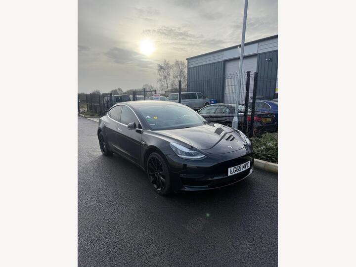 Tesla Model 3 Standard Range Plus Auto RWD 4dr