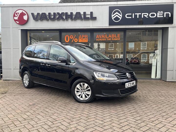 Volkswagen Sharan 2.0 TDI SE Nav DSG Euro 6 (s/s) 5dr Volkswagen Sharan 2.0 TDI SE Nav DSG Euro 6 (s/s) 5dr