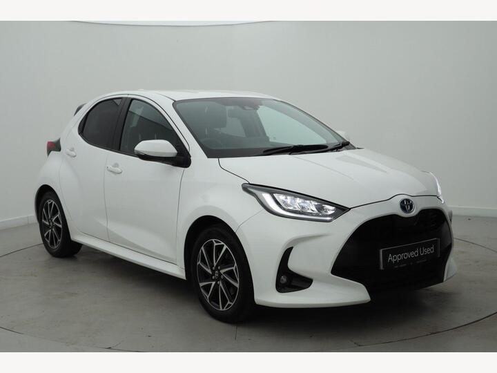 Toyota Yaris 1.5 VVT-h Design E-CVT Euro 6 (s/s) 5dr