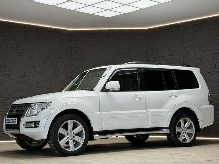 Mitsubishi SHOGUN 3.2 DI-DC SG3 Auto 4WD Euro 6 5dr LWB Mitsubishi SHOGUN 3.2 DI-DC SG3 Auto 4WD Euro 6 5dr LWB