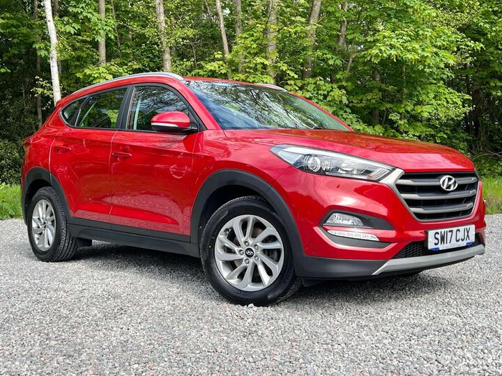Hyundai TUCSON 2.0 CRDi SE Nav Auto 4WD Euro 6 5dr Hyundai TUCSON 2.0 CRDi SE Nav Auto 4WD Euro 6 5dr