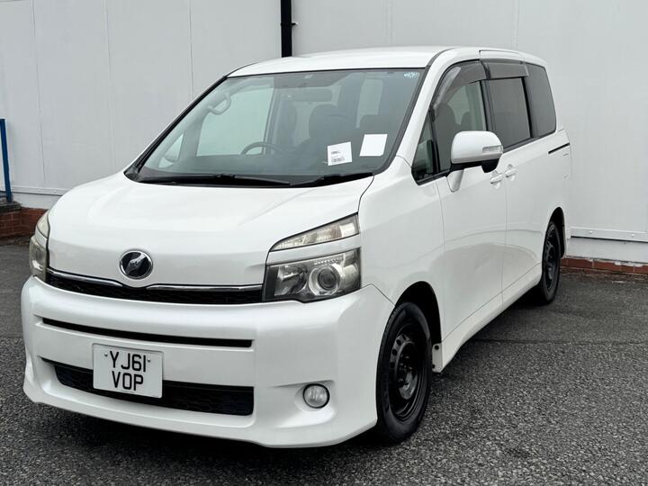 Toyota Voxy 2.0 XL EDITION POWER DOOR 8 SEAT