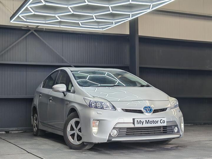 Toyota Prius 1.8 VVT-h CVT Euro 5 (s/s) 5dr Toyota Prius 1.8 VVT-h CVT Euro 5 (s/s) 5dr
