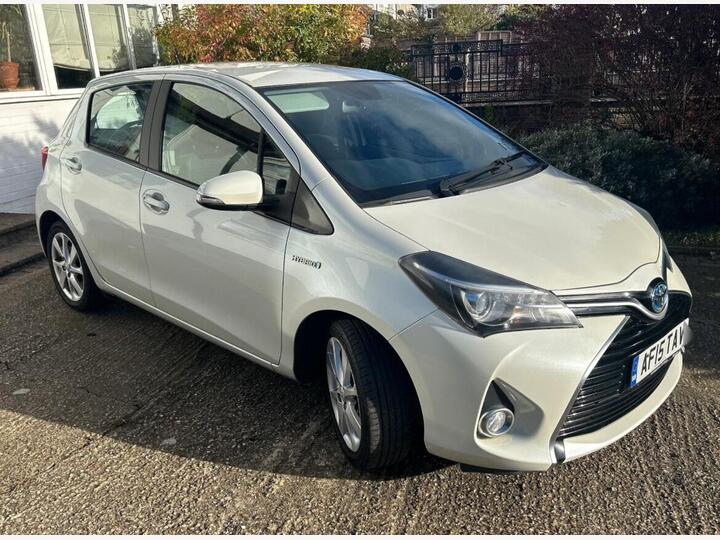 Toyota Yaris 1.5 VVT-h Excel E-CVT Euro 6 5dr (15in Alloy)