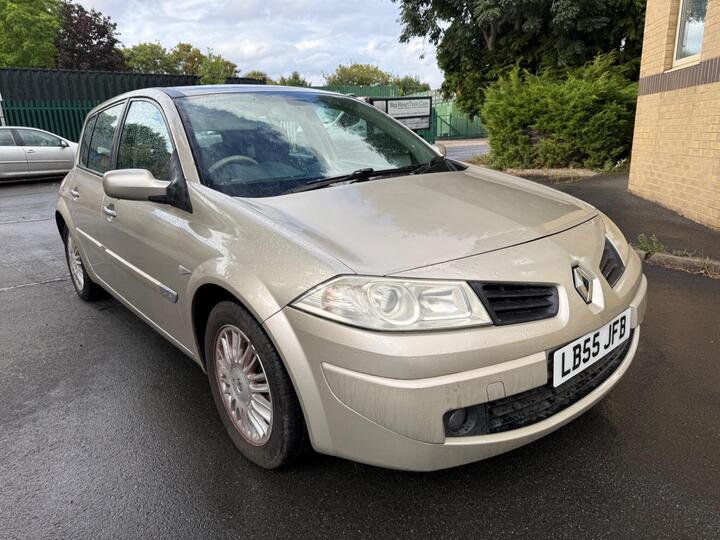 Renault Megane 1.6 VVT Privilege 5dr