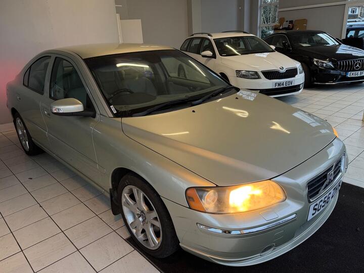 Volvo S60 2.0T SE 4dr