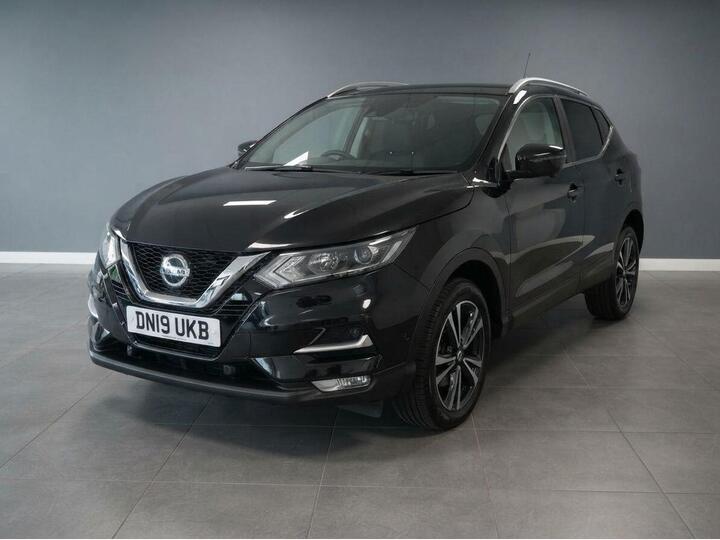 Nissan Qashqai 1.3 DIG-T N-Connecta Euro 6 (s/s) 5dr