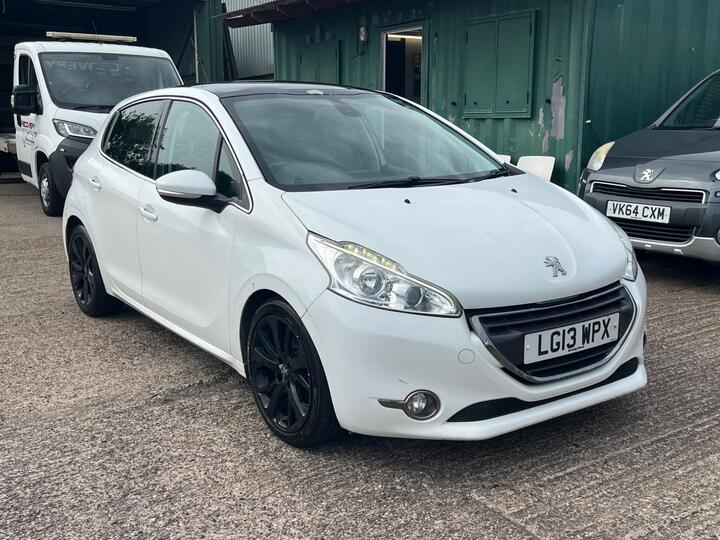 Peugeot 208 1.6 E-HDi Feline Euro 5 (s/s) 5dr (Nav)