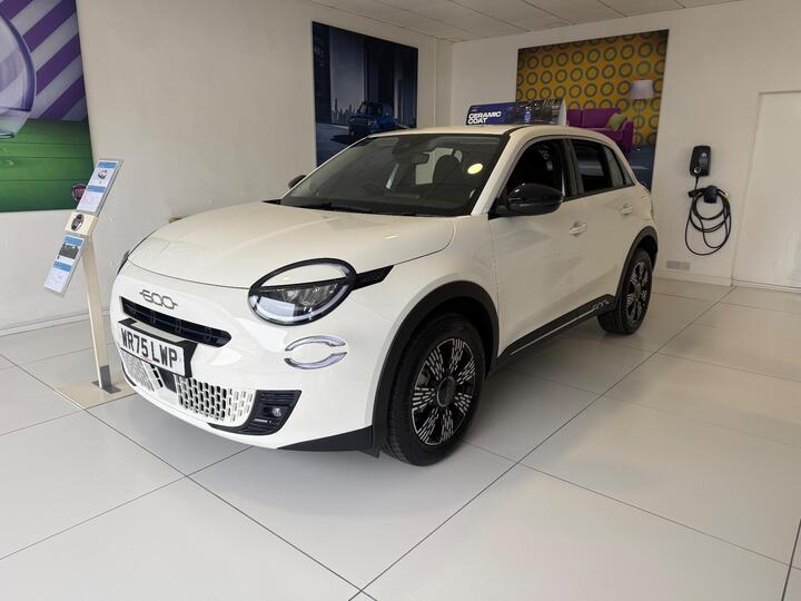 Fiat 600 1.2 MHEV E-DCT Euro 6 (s/s) 5dr