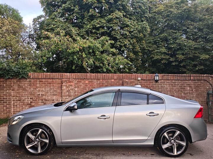 Volvo S60 3.0 T6 R-Design Lux Nav Saloon 4dr Petrol Geartronic AWD Euro 5 (304 Ps)
