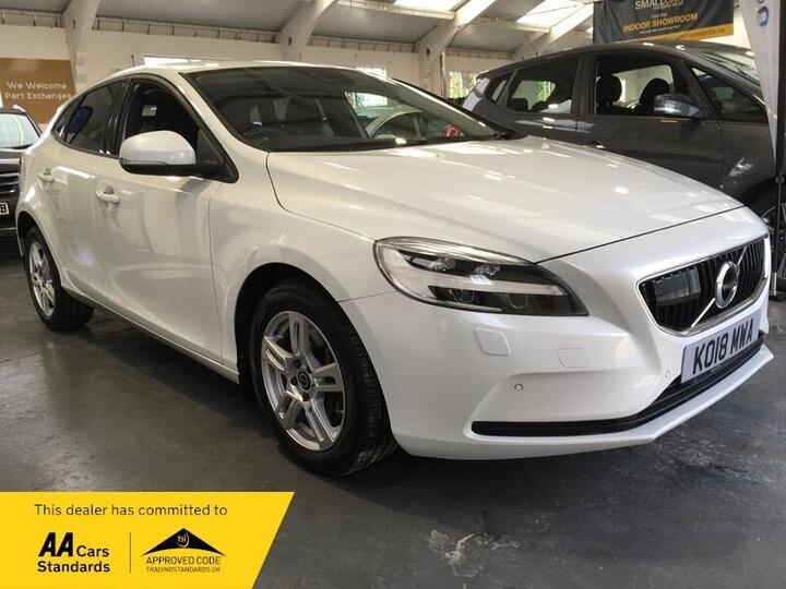 Volvo V40 1.5 T2 GPF Momentum Nav Plus Auto Euro 6 (s/s) 5dr