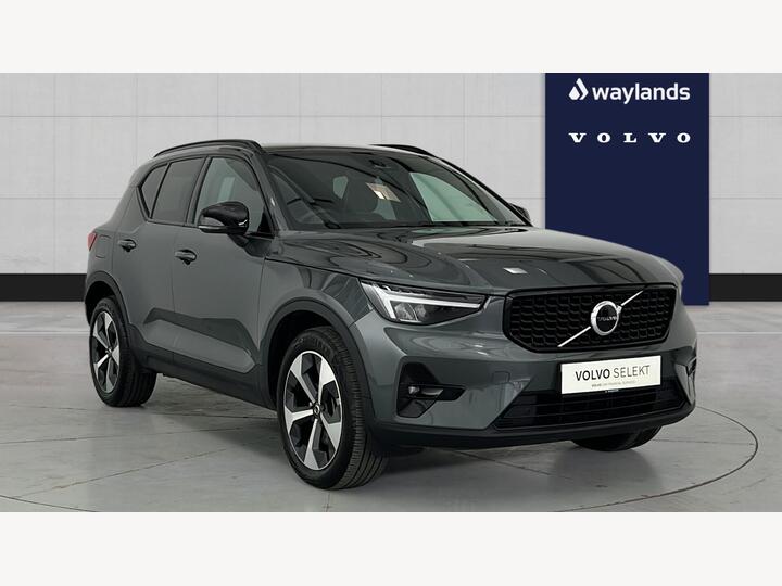 Volvo XC40 2.0 B3 MHEV Plus Dark DCT Auto Euro 6 (s/s) 5dr