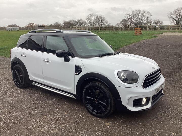MINI Countryman 1.5 Cooper Sport Euro 6 (s/s) 5dr MINI Countryman 1.5 Cooper Sport Euro 6 (s/s) 5dr