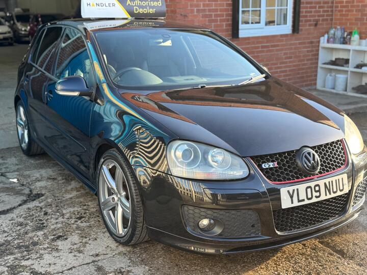 Volkswagen Golf GTI DSG PIRELLI EDITION