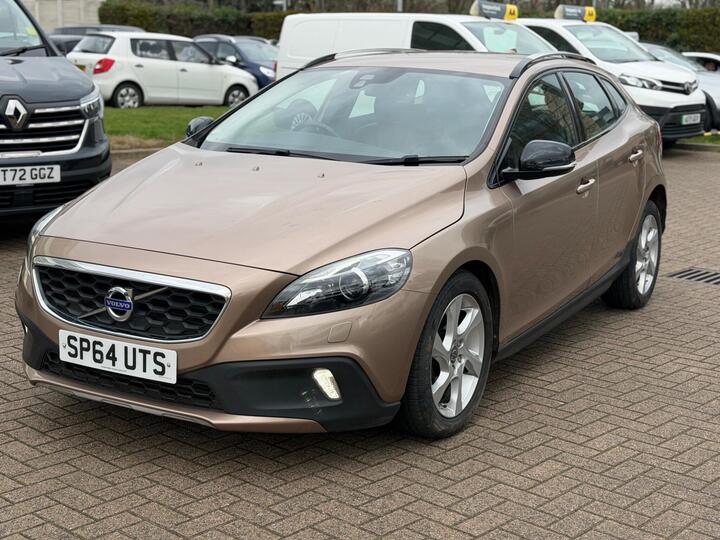 Volvo V40 Cross Country 1.6 D2 Lux Powershift Euro 5 (s/s) 5dr Volvo V40 Cross Country 1.6 D2 Lux Powershift Euro 5 (s/s) 5dr