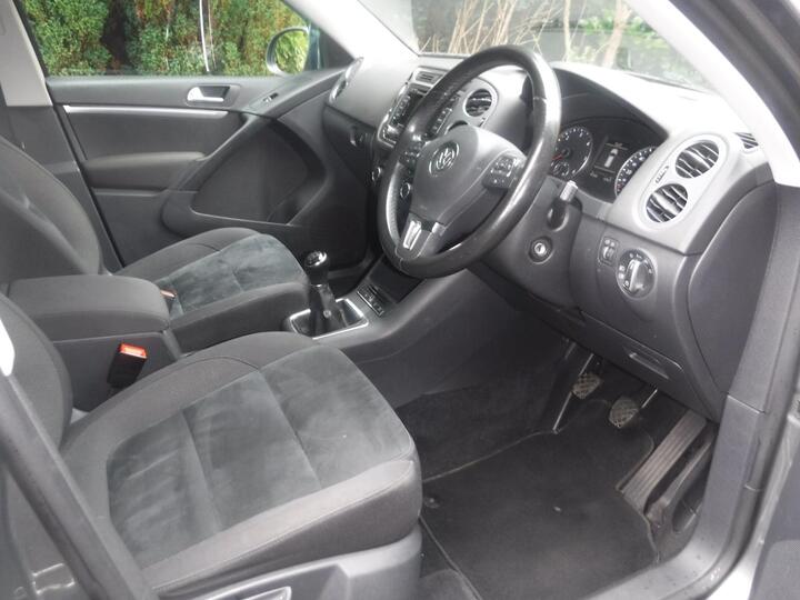Volkswagen Tiguan 2.0 TDI BlueMotion Tech Match 4WD Euro 5 (s/s) 5dr