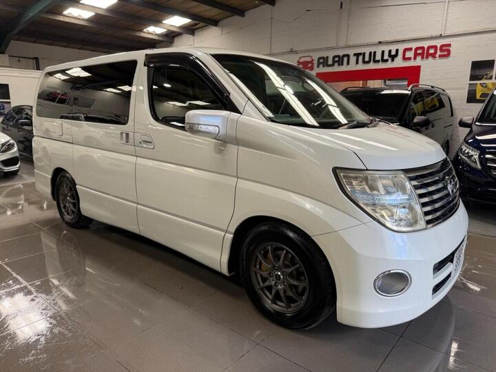 Nissan ELGRAND CAMPER VAN 0l MPV Nissan ELGRAND CAMPER VAN 0l MPV