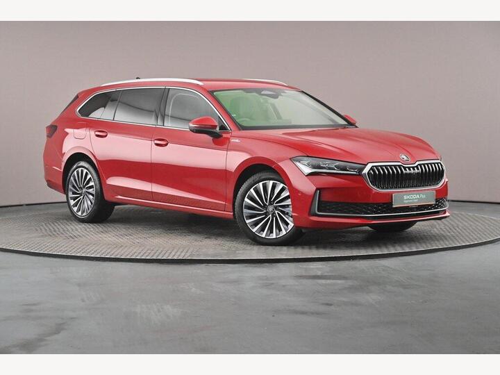 Skoda Superb Estate 2.0 TDI Laurin & Klement DSG 4WD Euro 6 (s/s) 5dr Skoda Superb Estate 2.0 TDI Laurin & Klement DSG 4WD Euro 6 (s/s) 5dr