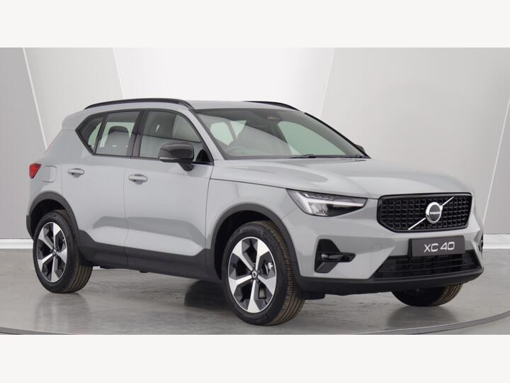 Volvo XC40 2.0 B3 MHEV Plus Dark DCT Auto Euro 6 (s/s) 5dr