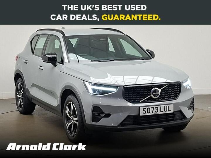 Volvo XC40 2.0 B3 MHEV Plus Dark DCT Auto Euro 6 (s/s) 5dr