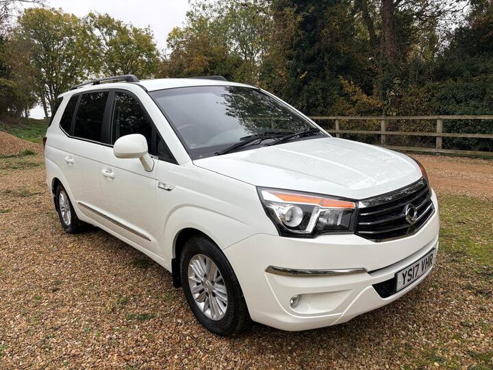 SsangYong Turismo 2.2D EX Euro 6 5dr