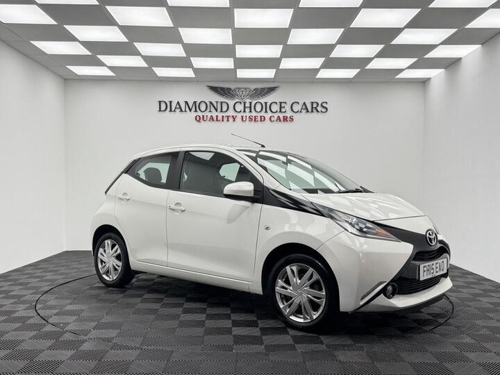 Toyota AYGO 1.0 VVT-i X-pression X-wave Euro 5 5dr Euro 5