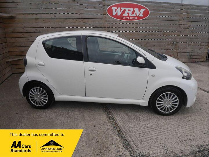 Toyota AYGO 1.0 VVT-i Ice Euro 5 5dr