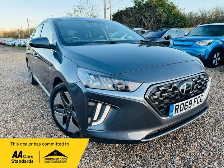 Hyundai IONIQ 1.6 H-GDi 8.9kWh Premium SE DCT Euro 6 (s/s) 5dr Hyundai IONIQ 1.6 H-GDi 8.9kWh Premium SE DCT Euro 6 (s/s) 5dr