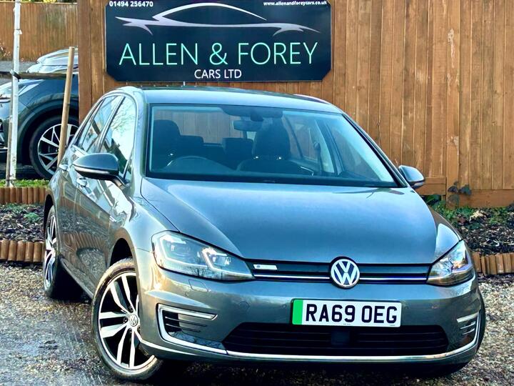 Volkswagen E-Golf 35.8kWh E-Golf Auto 5dr