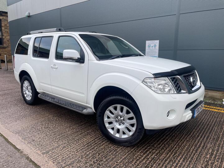 Nissan Pathfinder 2.5 DCi Tekna 4WD Euro 5 5dr