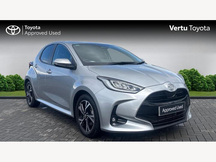 Toyota Yaris 1.5 VVT-h Design E-CVT Euro 6 (s/s) 5dr
