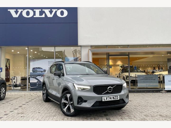 Volvo XC40 2.0 B3 MHEV Plus DCT Auto Euro 6 (s/s) 5dr